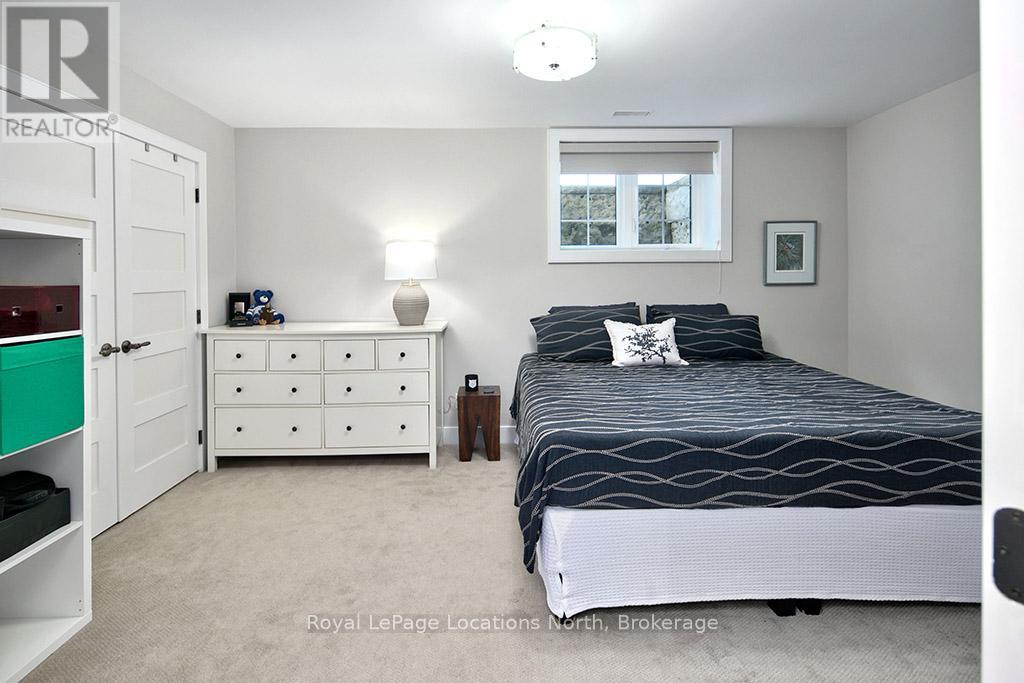 174 High Bluff Lane, Blue Mountains, Ontario  N0H 2P0 - Photo 40 - X12438281