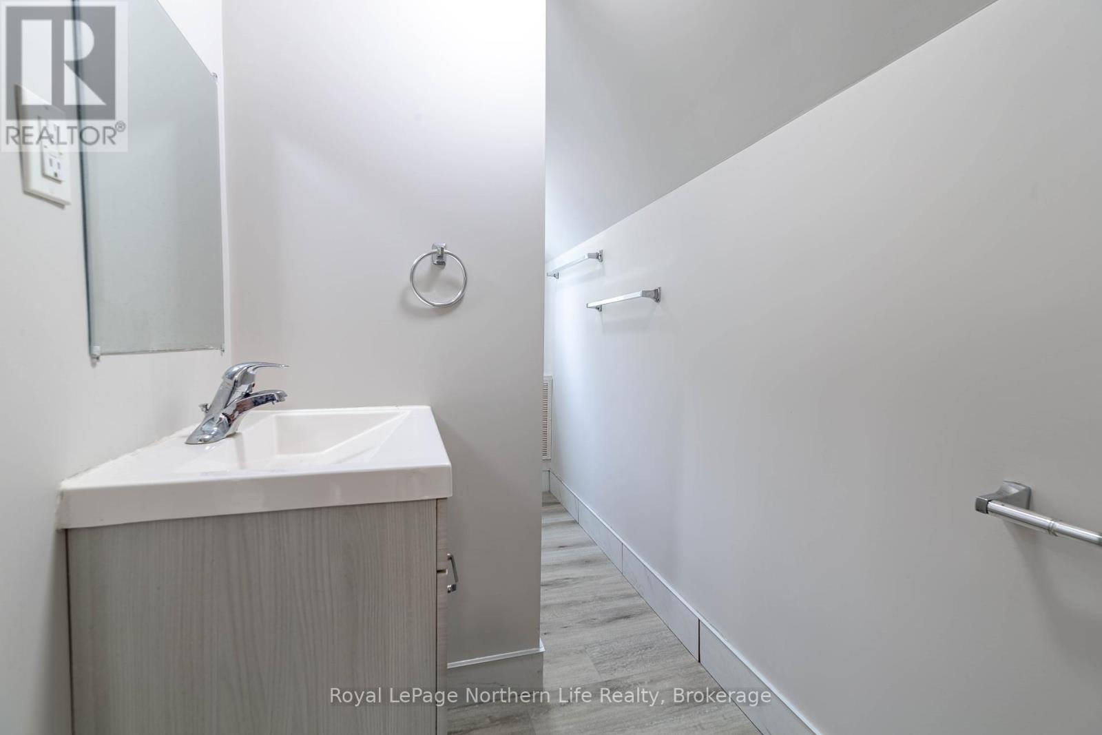 360 Worthington Street W, North Bay, Ontario  P1B 3B6 - Photo 22 - X12438294