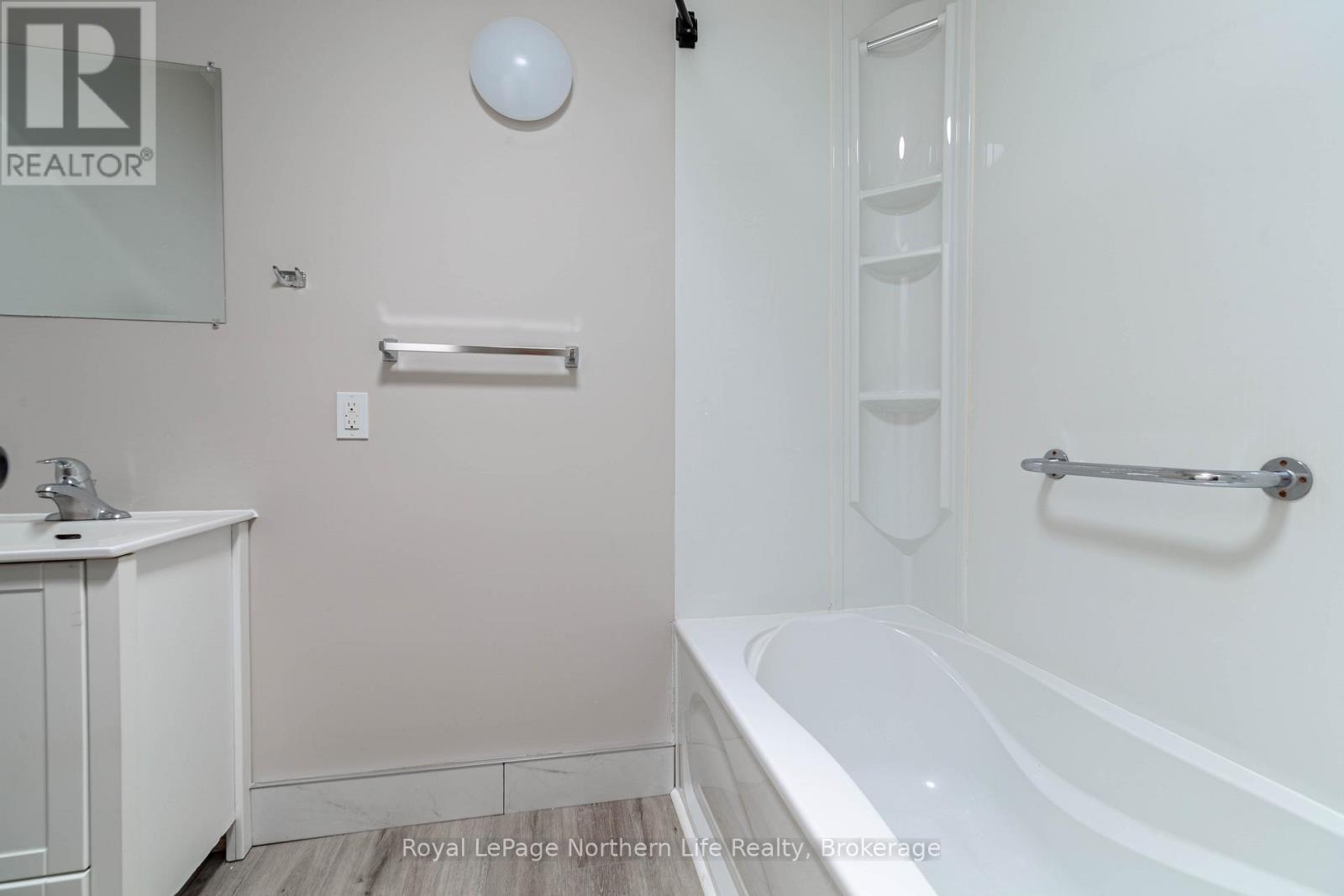 360 Worthington Street W, North Bay, Ontario  P1B 3B6 - Photo 18 - X12438294