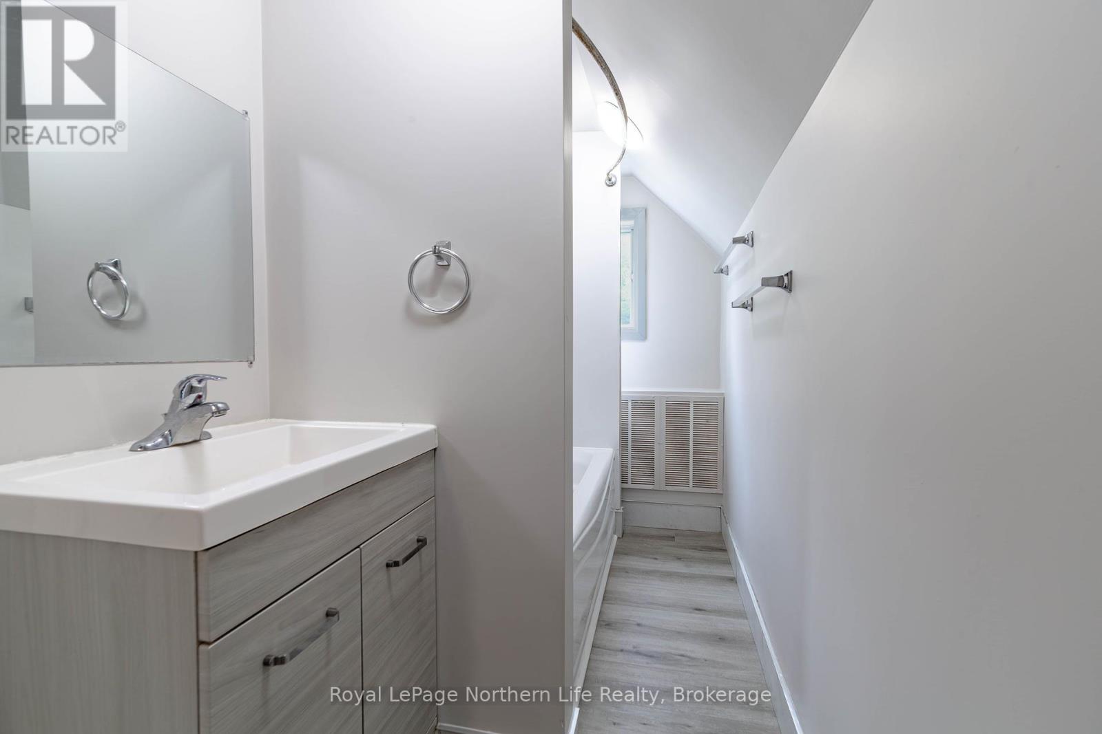 360 Worthington Street W, North Bay, Ontario  P1B 3B6 - Photo 23 - X12438294