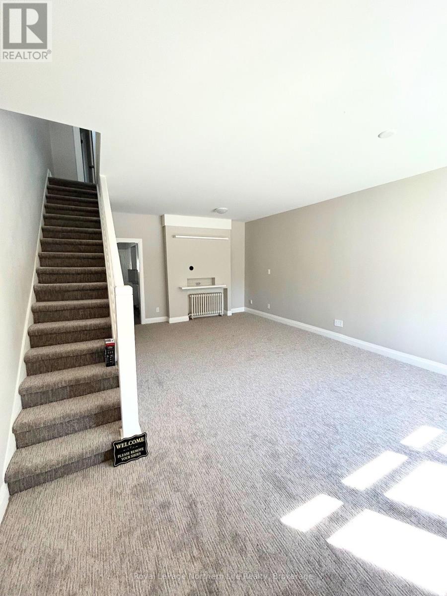 360 Worthington Street W, North Bay, Ontario  P1B 3B6 - Photo 6 - X12438294