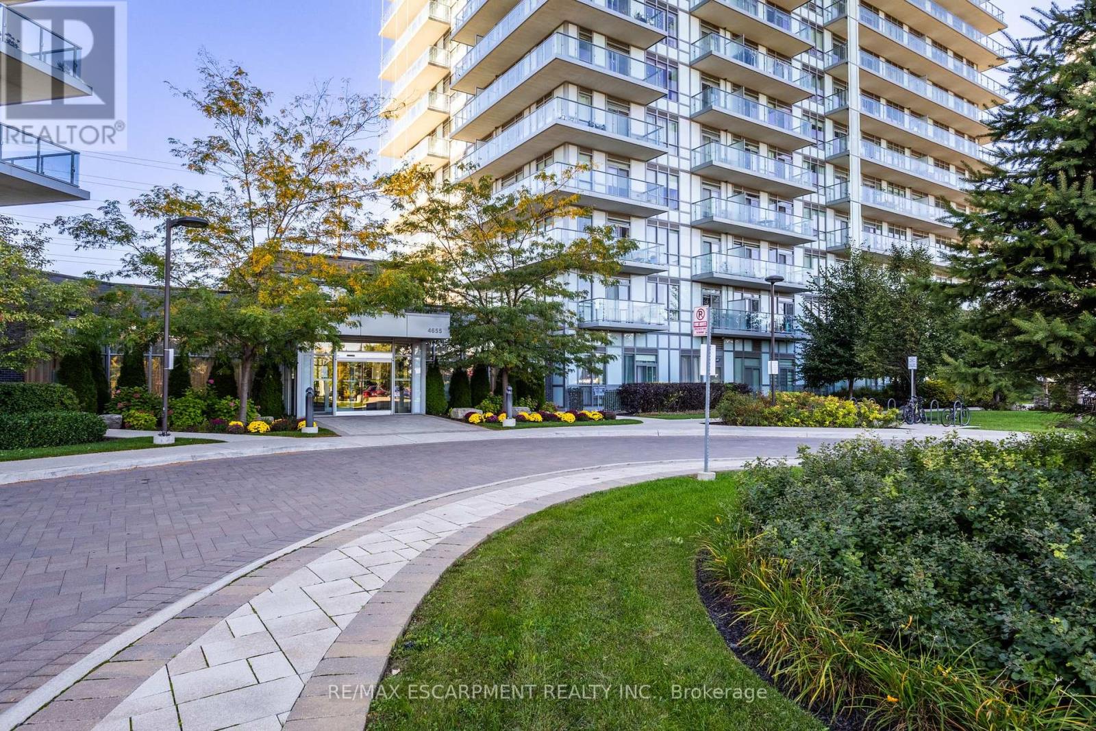 1501 - 4655 Glen Erin Drive, Mississauga, Ontario  L5M 0Z1 - Photo 2 - W12438118