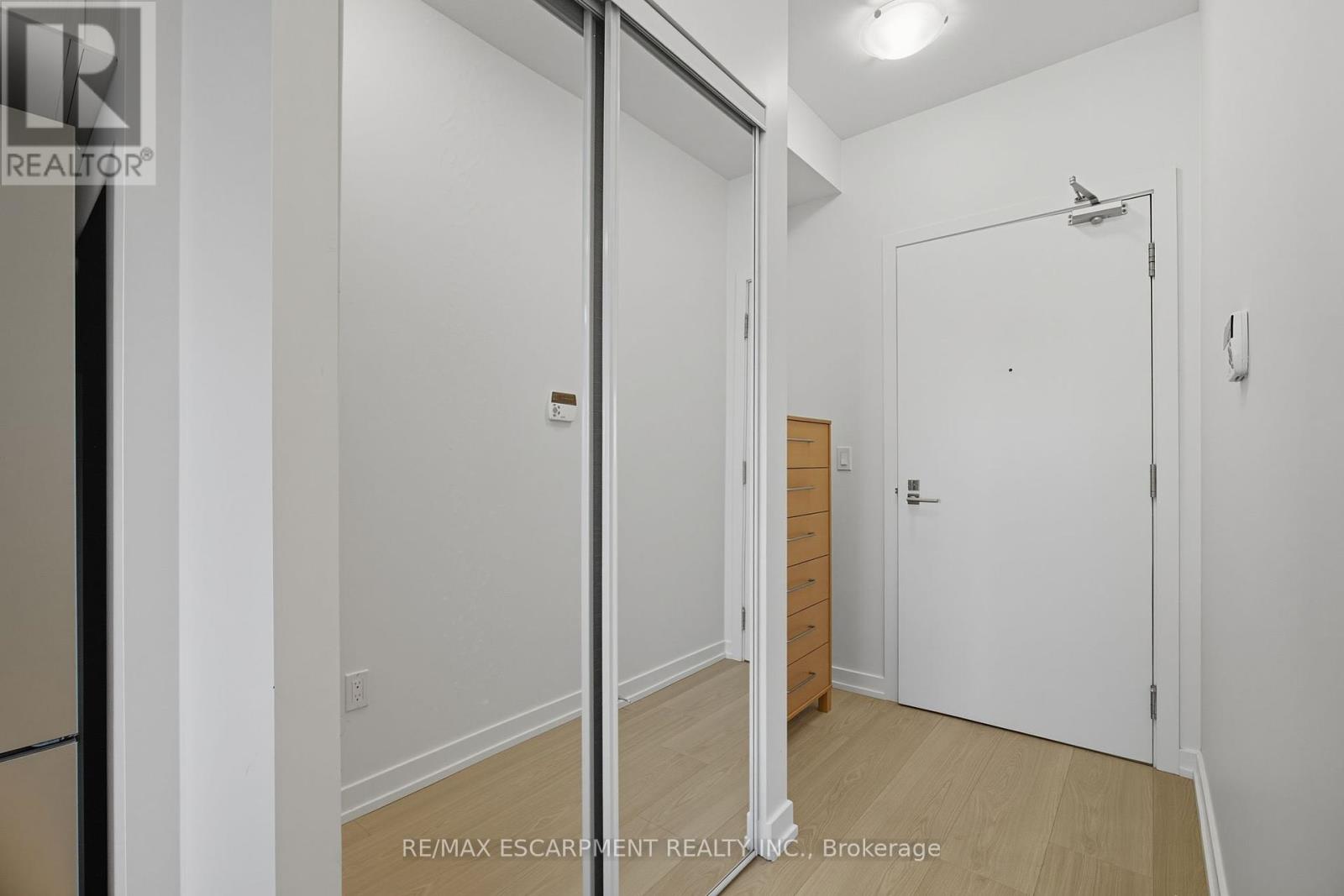 1501 - 4655 Glen Erin Drive, Mississauga, Ontario  L5M 0Z1 - Photo 3 - W12438118