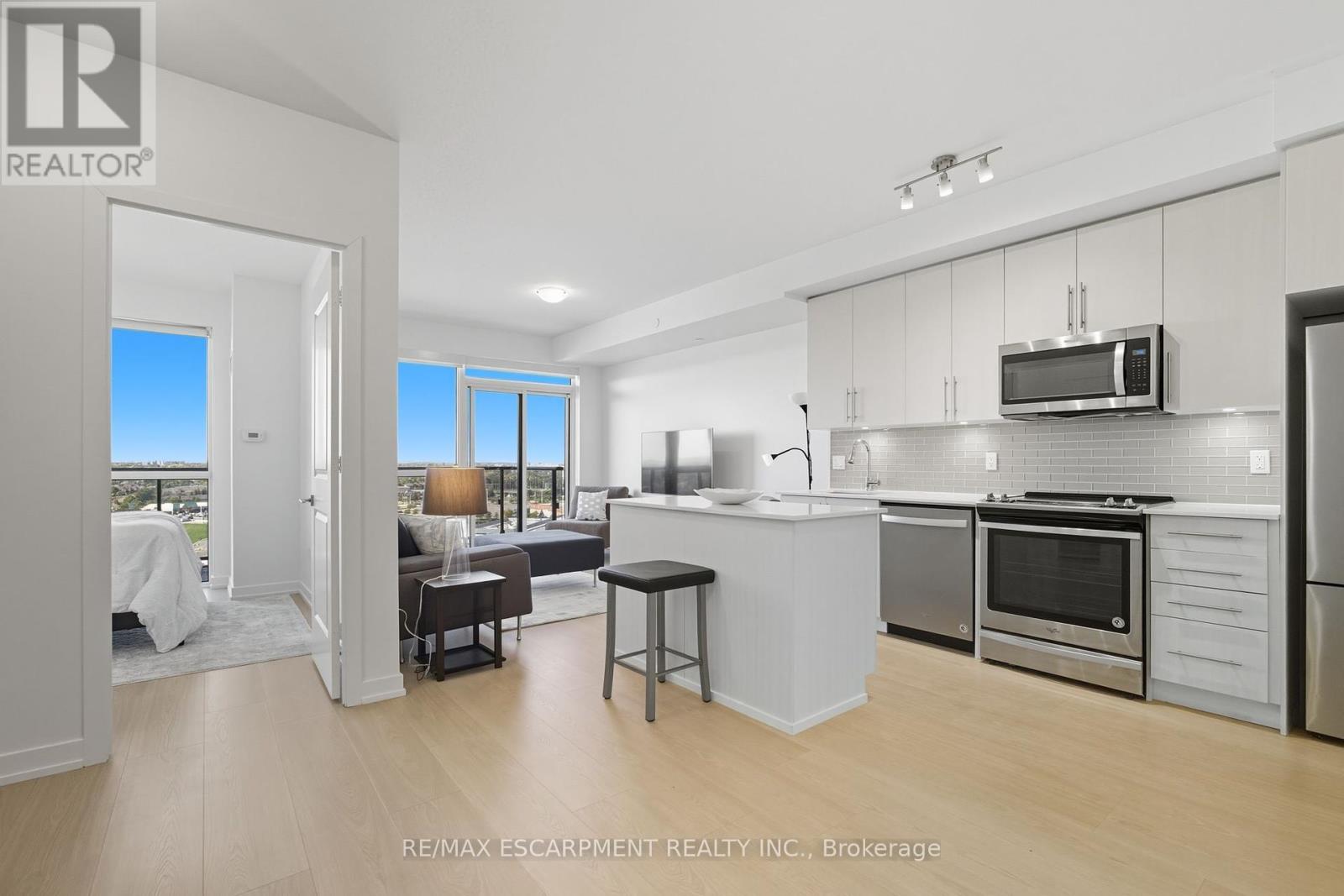 1501 - 4655 Glen Erin Drive, Mississauga, Ontario  L5M 0Z1 - Photo 4 - W12438118