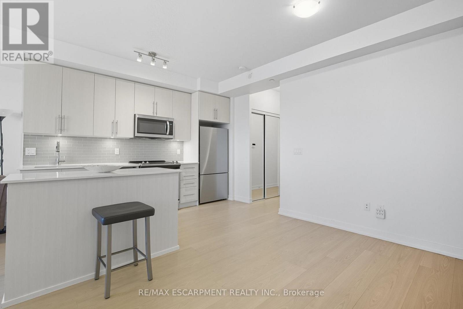 1501 - 4655 Glen Erin Drive, Mississauga, Ontario  L5M 0Z1 - Photo 5 - W12438118