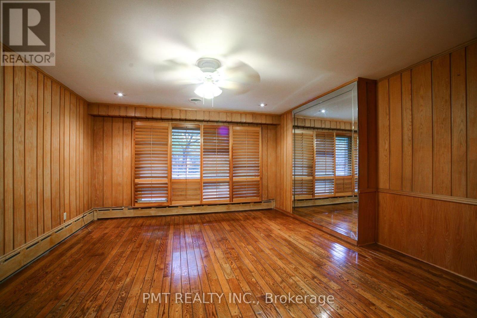 16 Carousel Court, Toronto, Ontario  M6B 3M1 - Photo 15 - W12438128