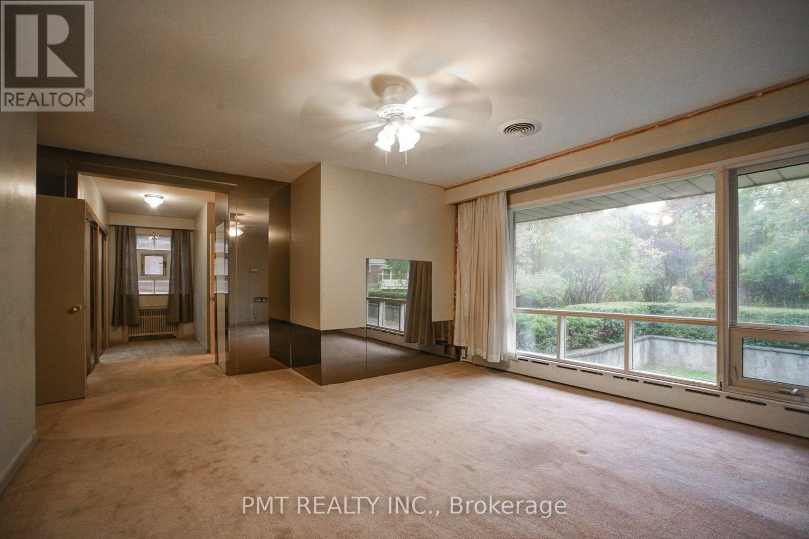 16 Carousel Court, Toronto, Ontario  M6B 3M1 - Photo 20 - W12438128