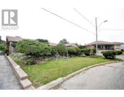 16 CAROUSEL COURT, Toronto, Ontario