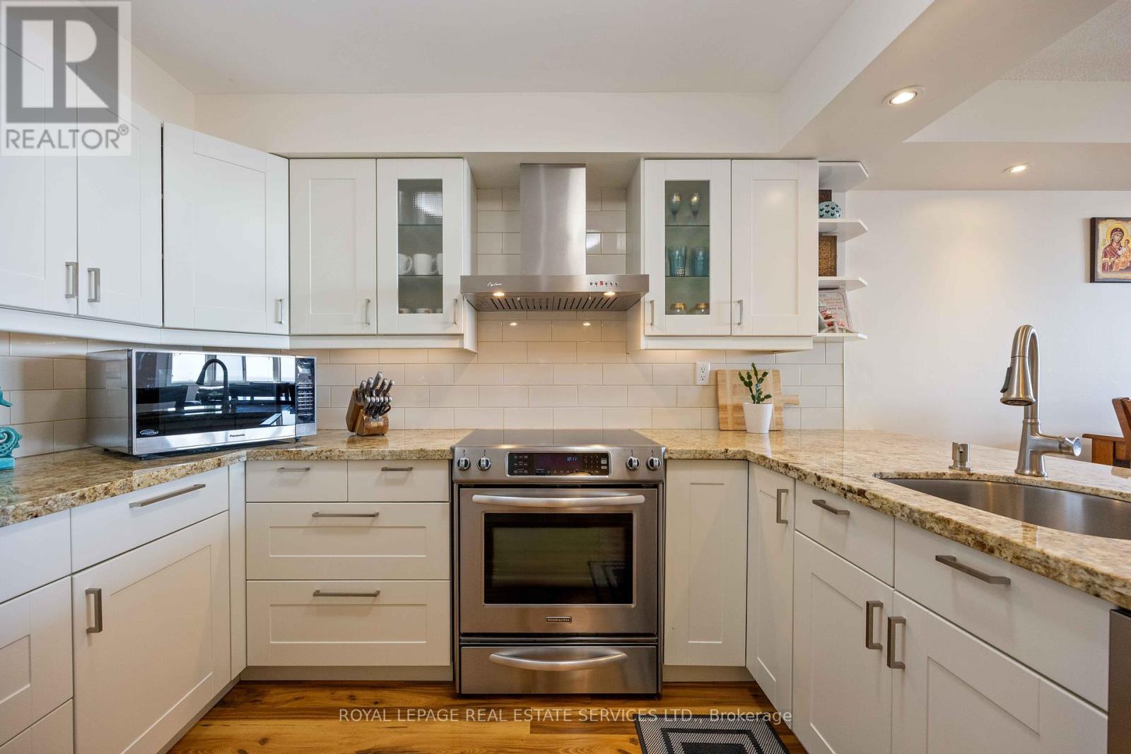 1410 - 3845 Lakeshore Boulevard W, Toronto, Ontario  M8W 4Y3 - Photo 10 - W12438134
