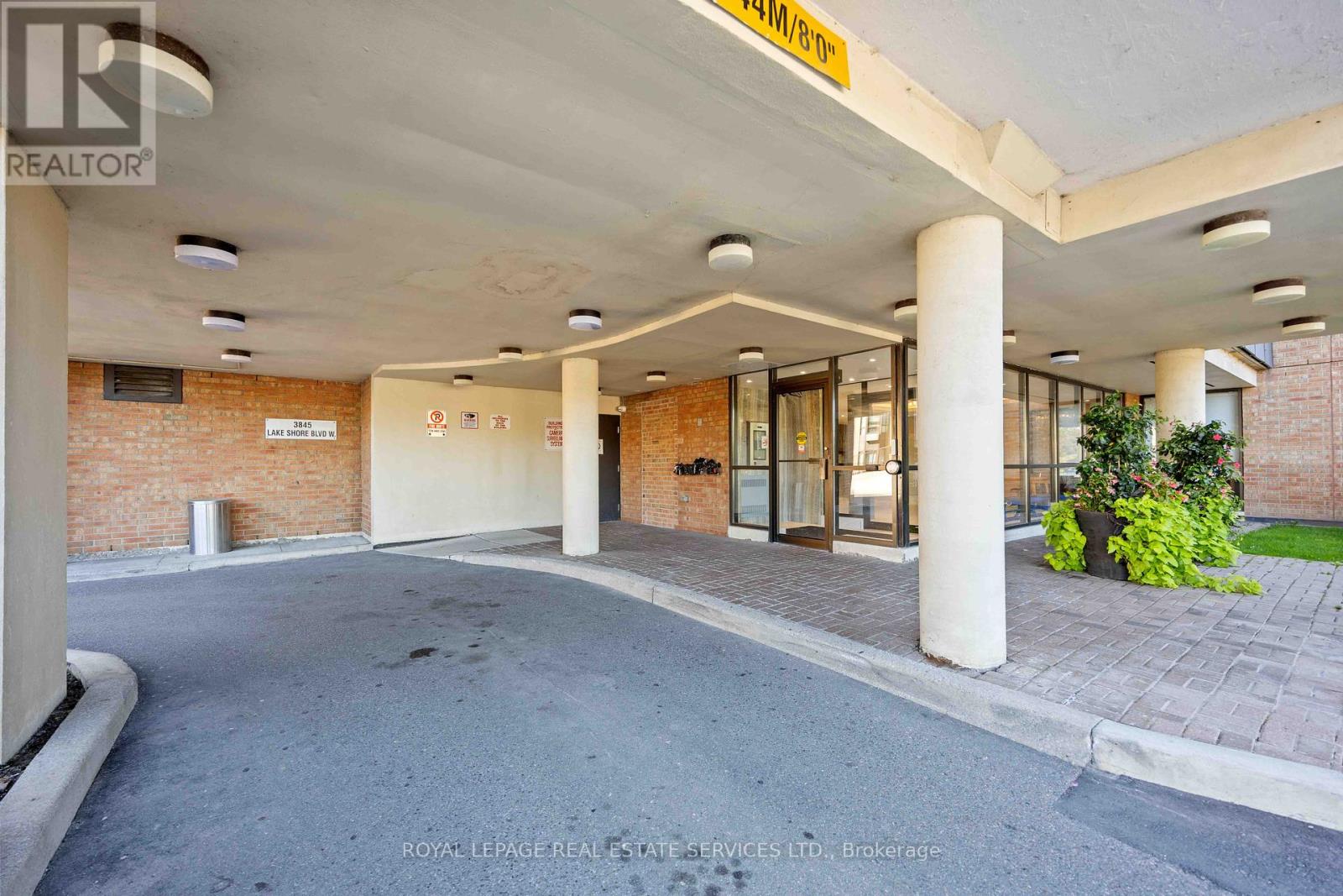 1410 - 3845 Lakeshore Boulevard W, Toronto, Ontario  M8W 4Y3 - Photo 3 - W12438134