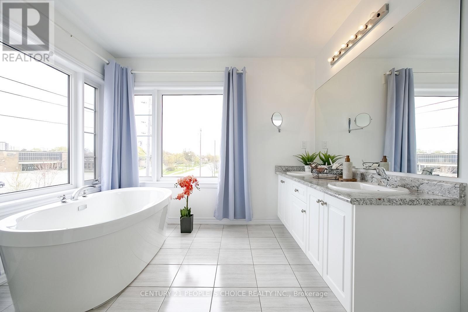 391 The Westway Road, Toronto, Ontario  M9R 1H3 - Photo 46 - W12438142