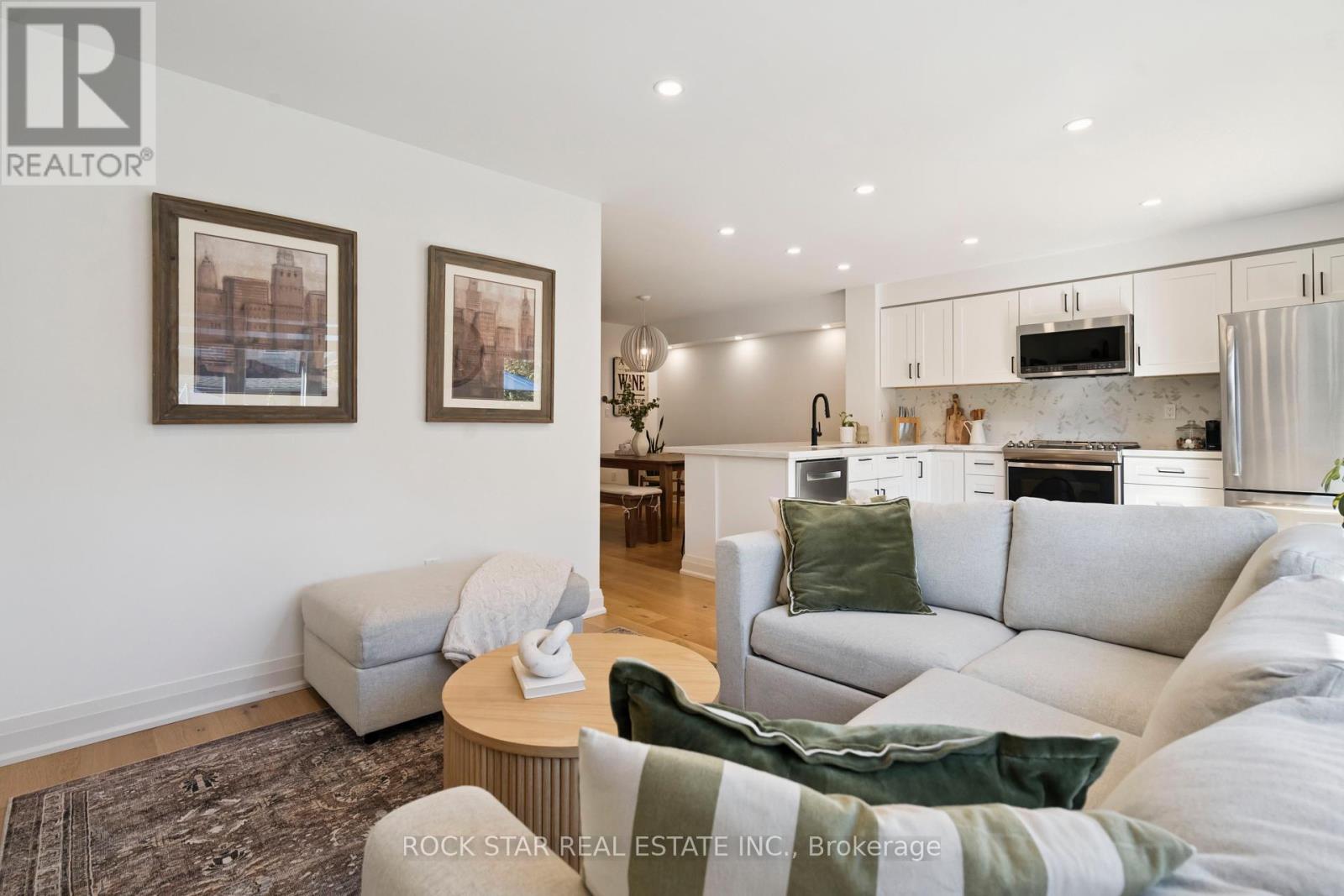 2438 Baintree Crescent, Oakville, Ontario  L6M 4X1 - Photo 12 - W12438153