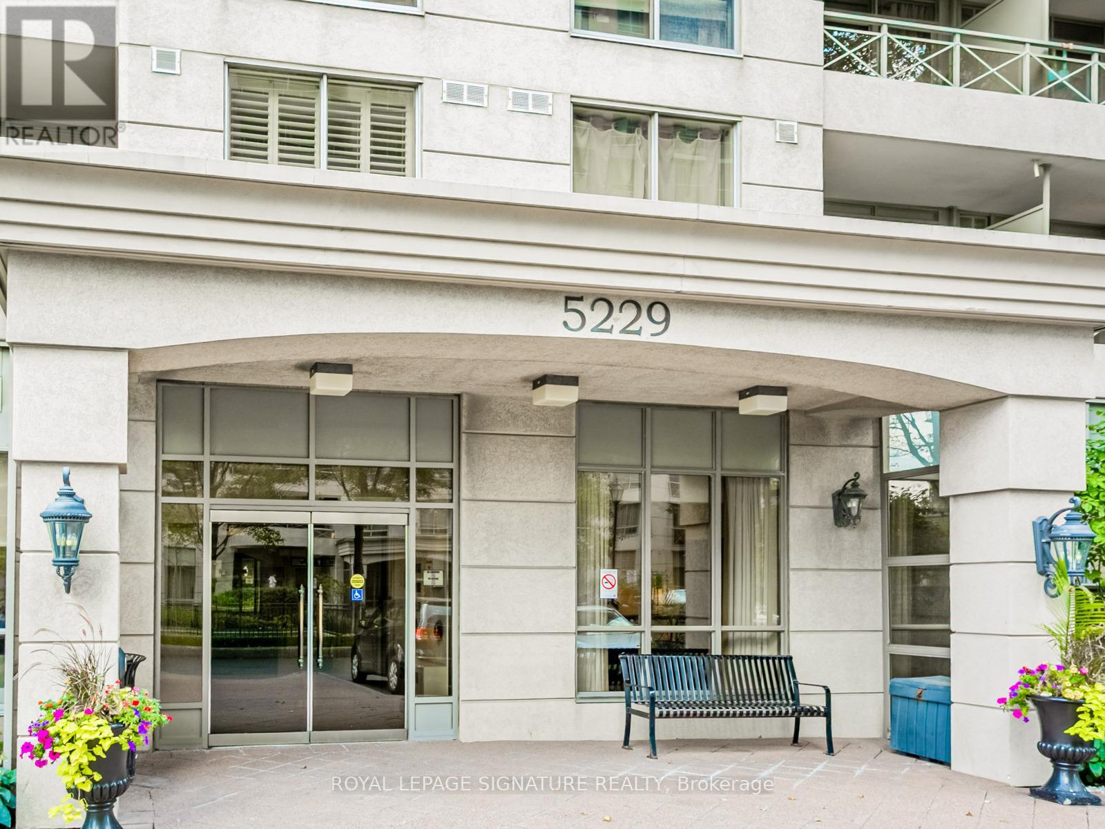 507 - 5229 Dundas Street, Toronto, Ontario  M9B 6L9 - Photo 2 - W12438157