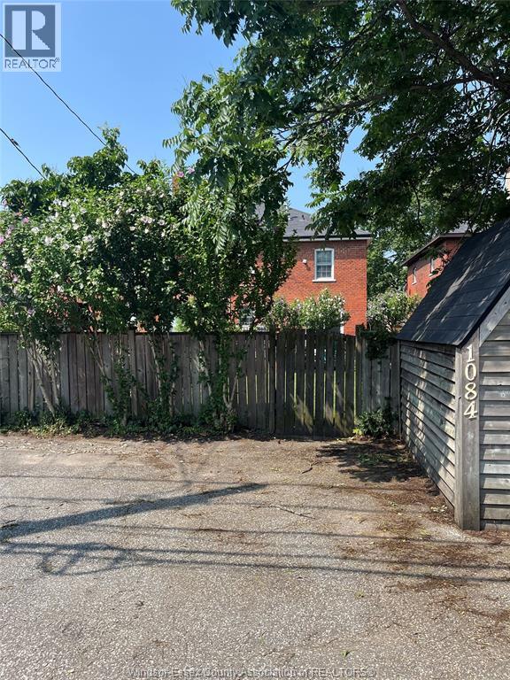 1084 Monmouth, Windsor, Ontario  N8Y 3L7 - Photo 9 - 25025012