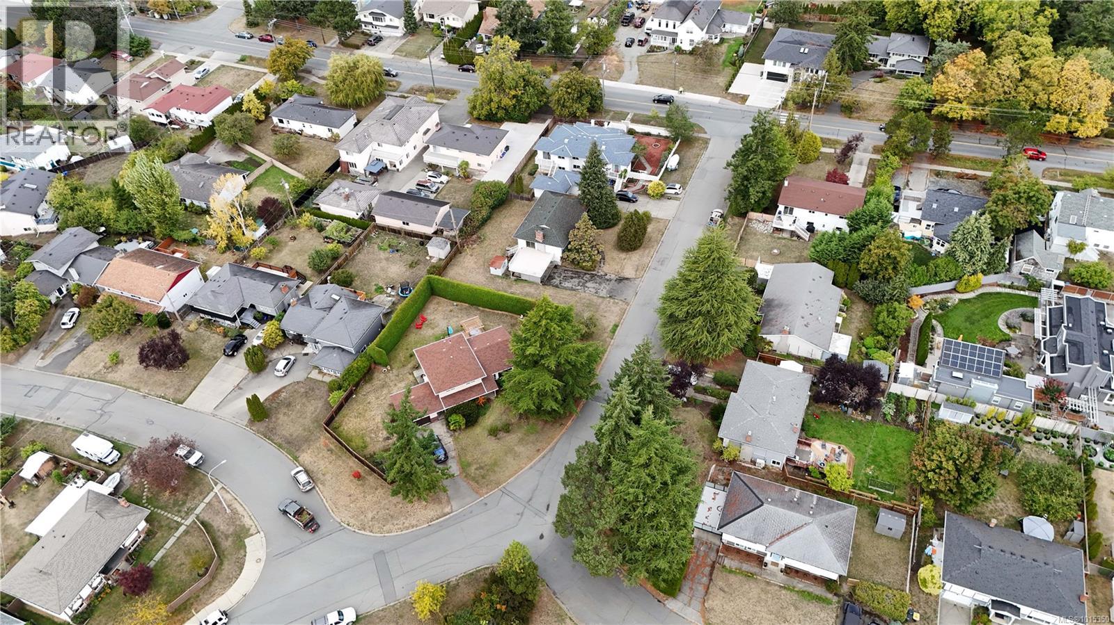 1805/1809 Fairburn Dr, Saanich, British Columbia  V8N 1P7 - Photo 13 - 1015350