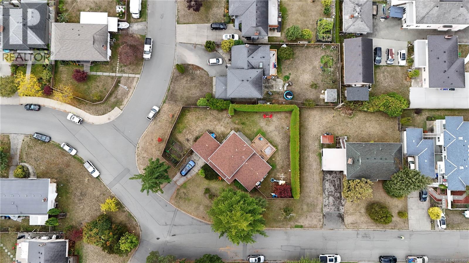 1805/1809 Fairburn Dr, Saanich, British Columbia  V8N 1P7 - Photo 15 - 1015350
