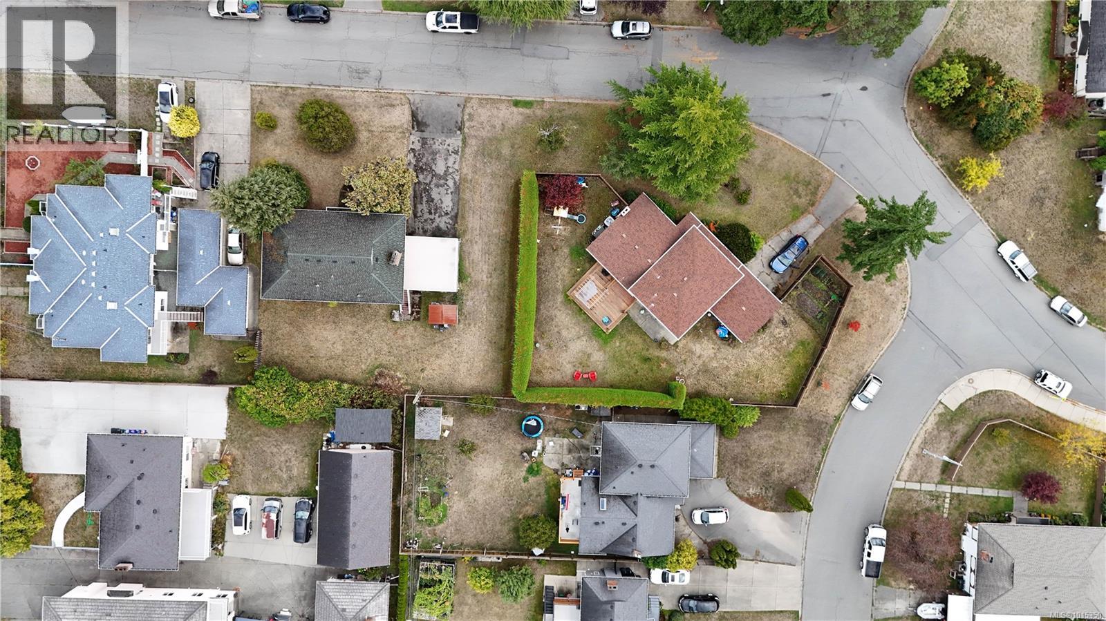1805/1809 Fairburn Dr, Saanich, British Columbia  V8N 1P7 - Photo 16 - 1015350