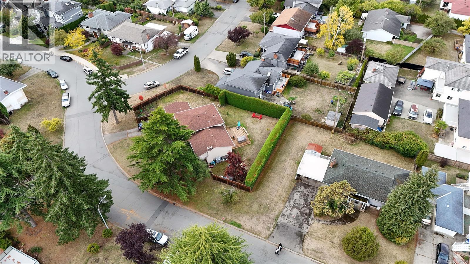 1805/1809 Fairburn Dr, Saanich, British Columbia  V8N 1P7 - Photo 6 - 1015350