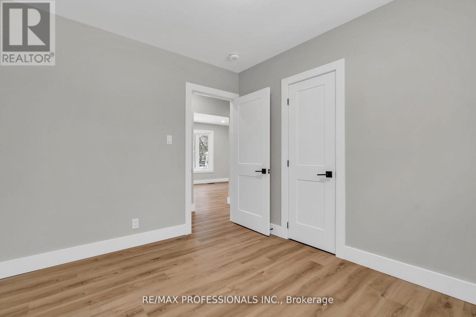 Upper - 139 Byron Avenue, Kitchener, Ontario  N2C 1Z7 - Photo 13 - X12438103