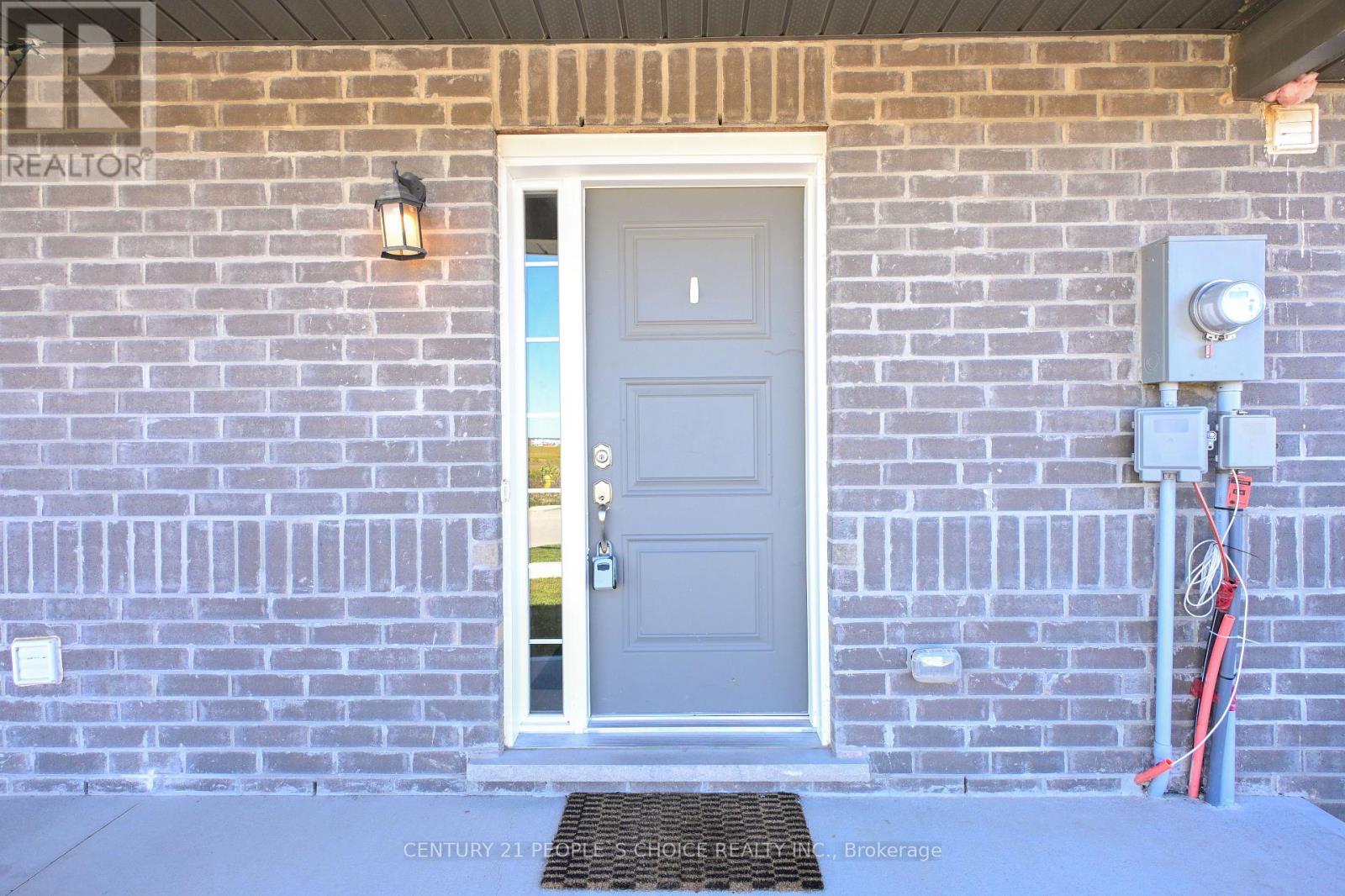 305 Kennington Way, London South, Ontario  N6L 0H4 - Photo 2 - X12438104