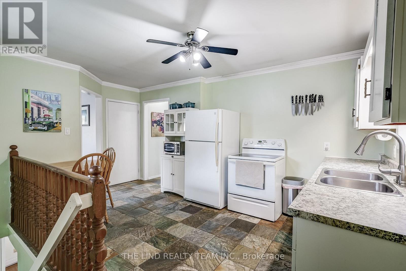 949 Raymond Road, Muskoka Lakes, Ontario  P0B 1M0 - Photo 10 - X12438126