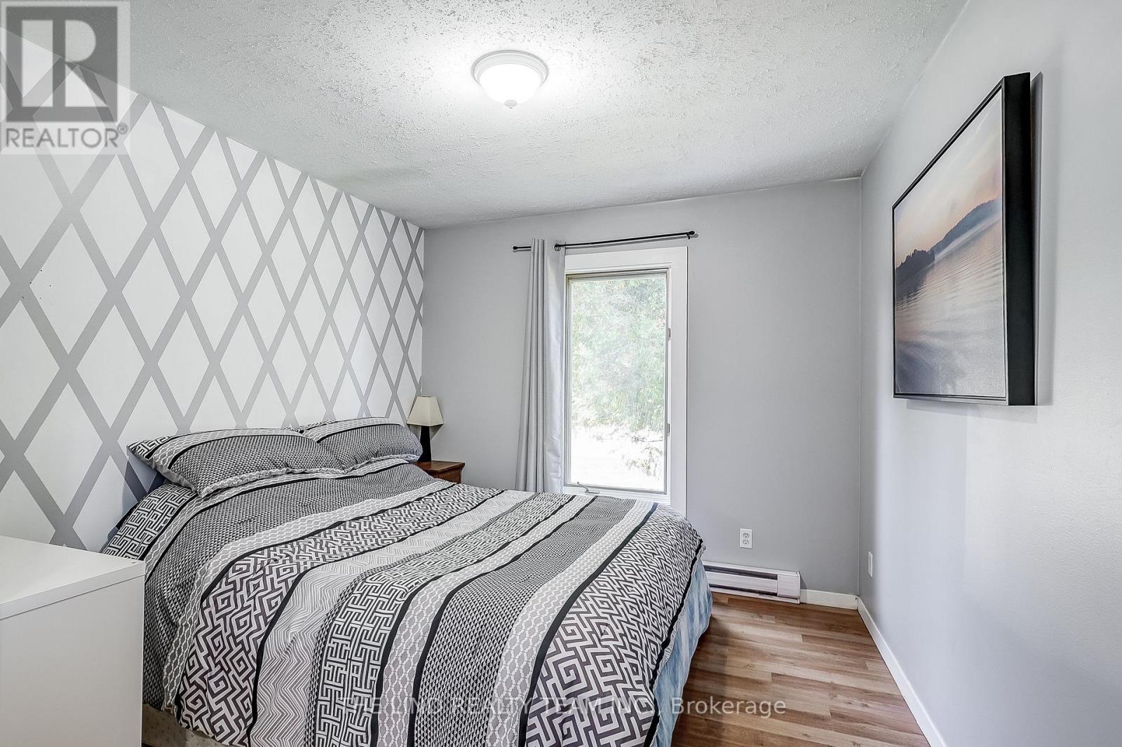 949 Raymond Road, Muskoka Lakes, Ontario  P0B 1M0 - Photo 16 - X12438126