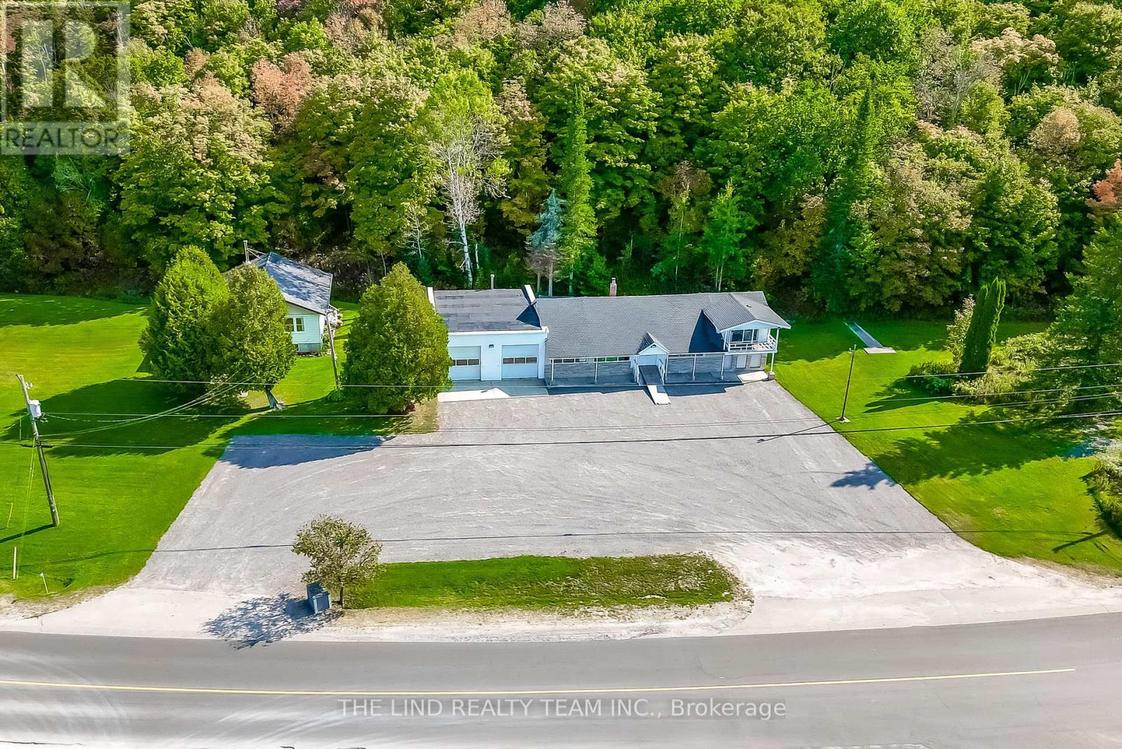 949 Raymond Road, Muskoka Lakes, Ontario  P0B 1M0 - Photo 43 - X12438126