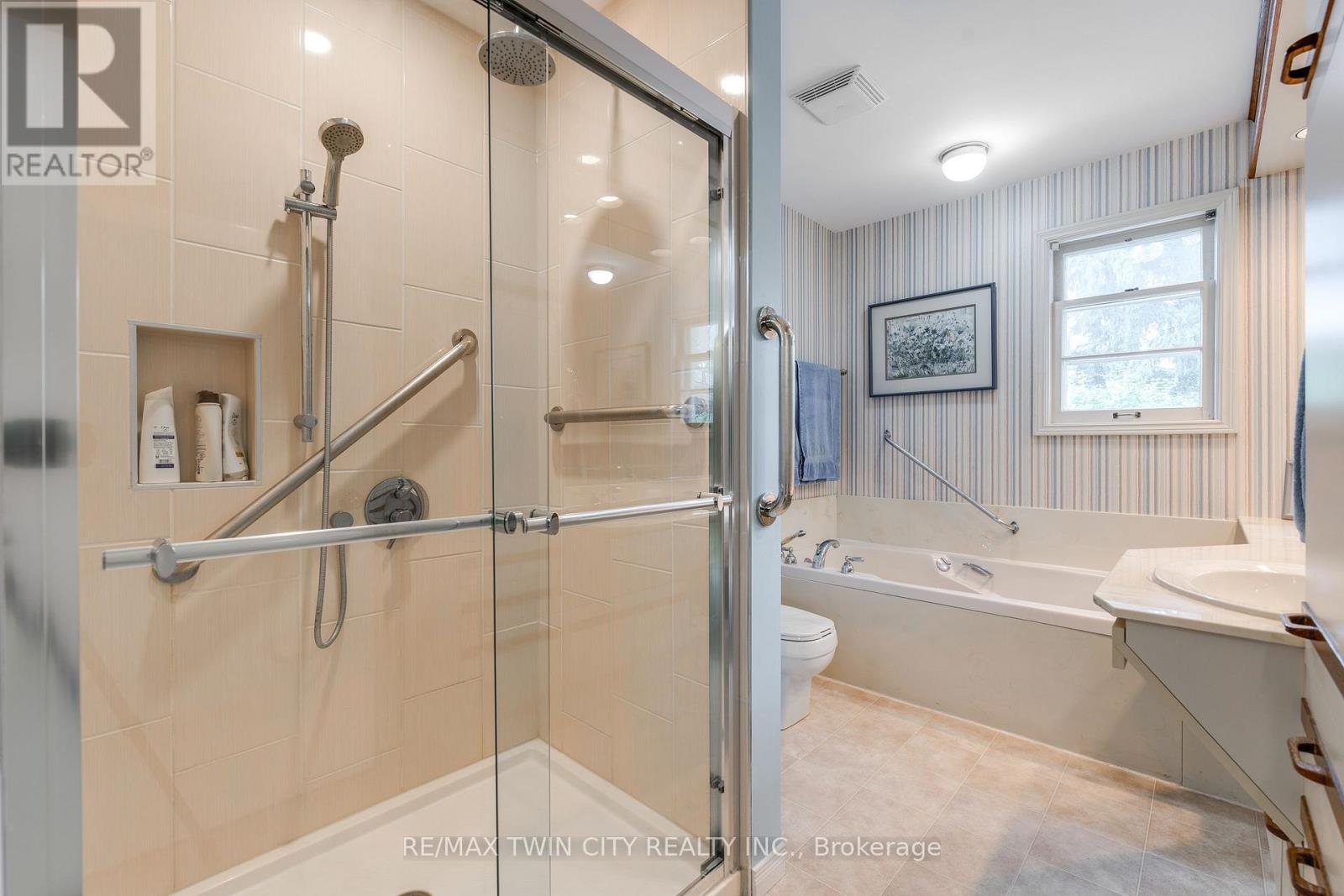 130 Highland Park, Cambridge, Ontario  N3H 3H4 - Photo 26 - X12438141