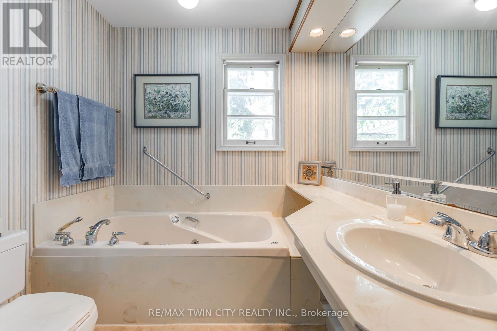 130 Highland Park, Cambridge, Ontario  N3H 3H4 - Photo 27 - X12438141