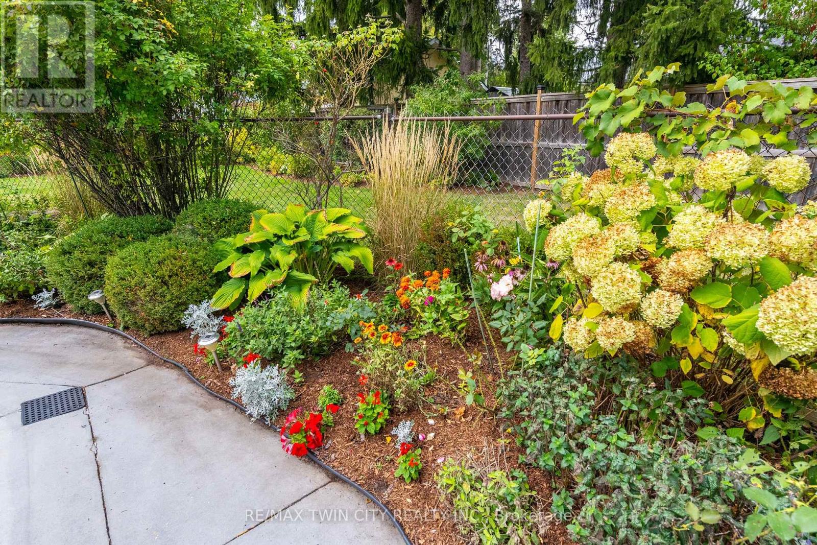 130 Highland Park, Cambridge, Ontario  N3H 3H4 - Photo 39 - X12438141