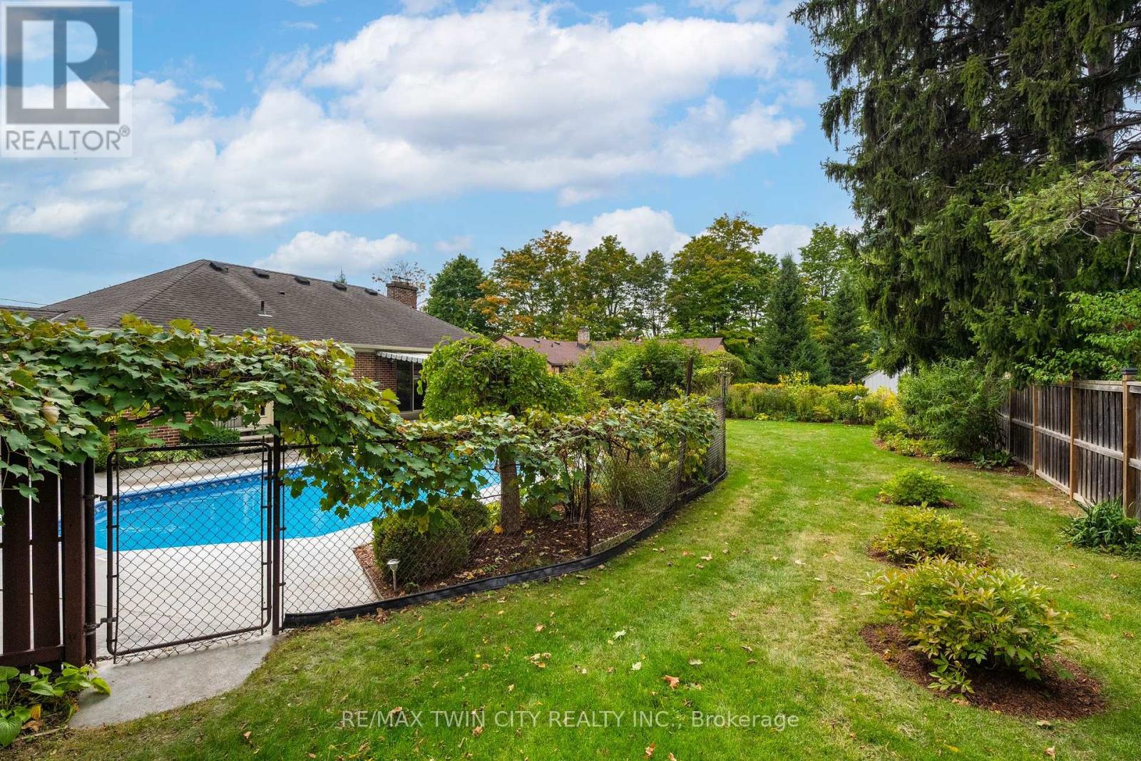 130 Highland Park, Cambridge, Ontario  N3H 3H4 - Photo 40 - X12438141