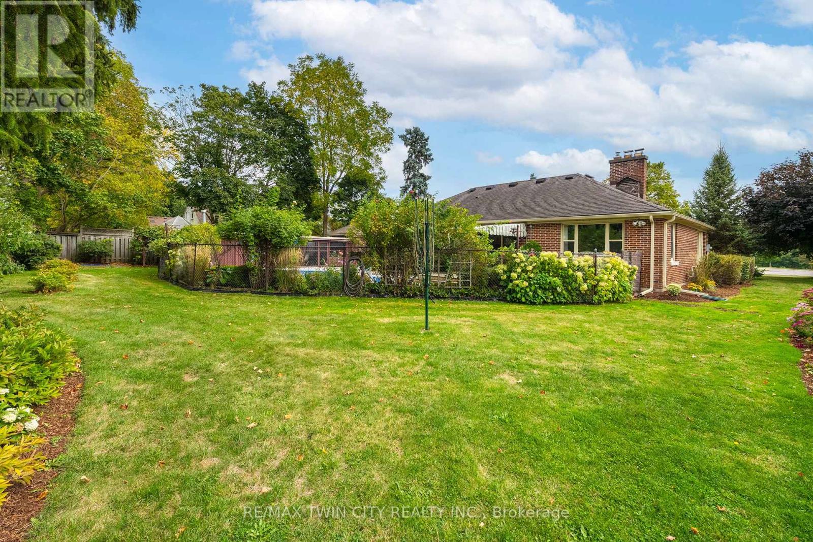 130 Highland Park, Cambridge, Ontario  N3H 3H4 - Photo 41 - X12438141