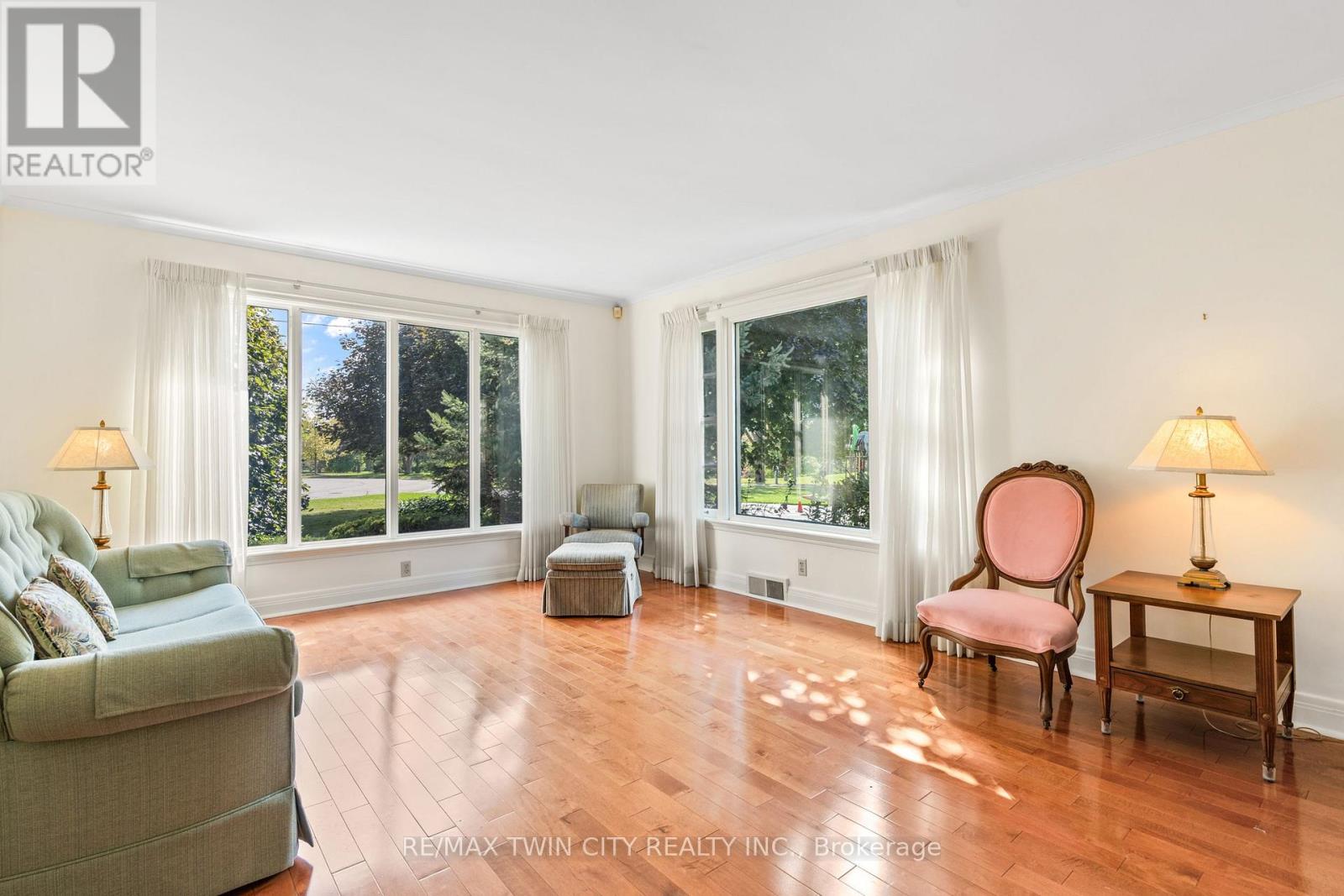 130 Highland Park, Cambridge, Ontario  N3H 3H4 - Photo 9 - X12438141