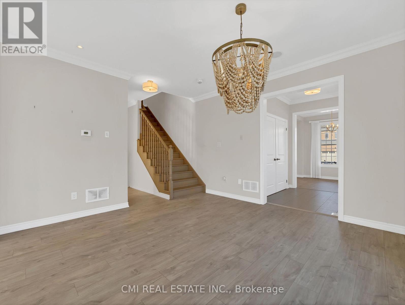 274 Esther Crescent, Thorold, Ontario  L3B 0H1 - Photo 10 - X12438162