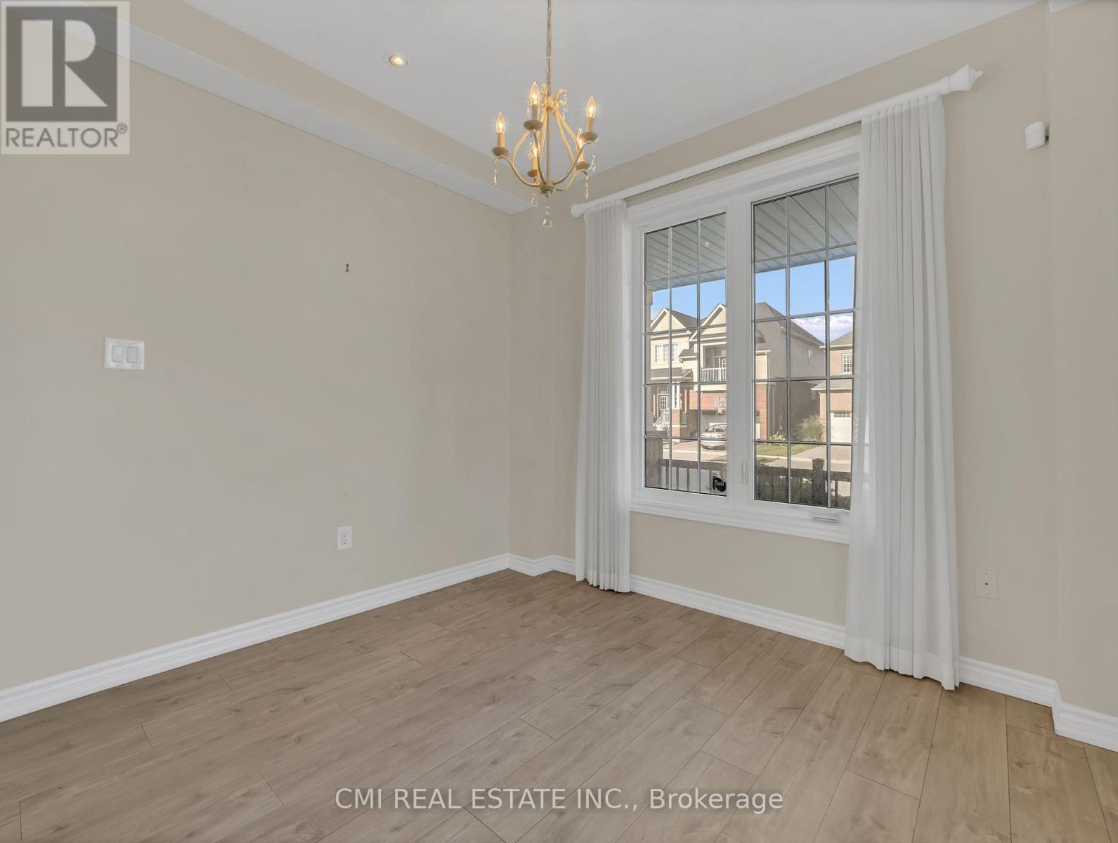 274 Esther Crescent, Thorold, Ontario  L3B 0H1 - Photo 13 - X12438162