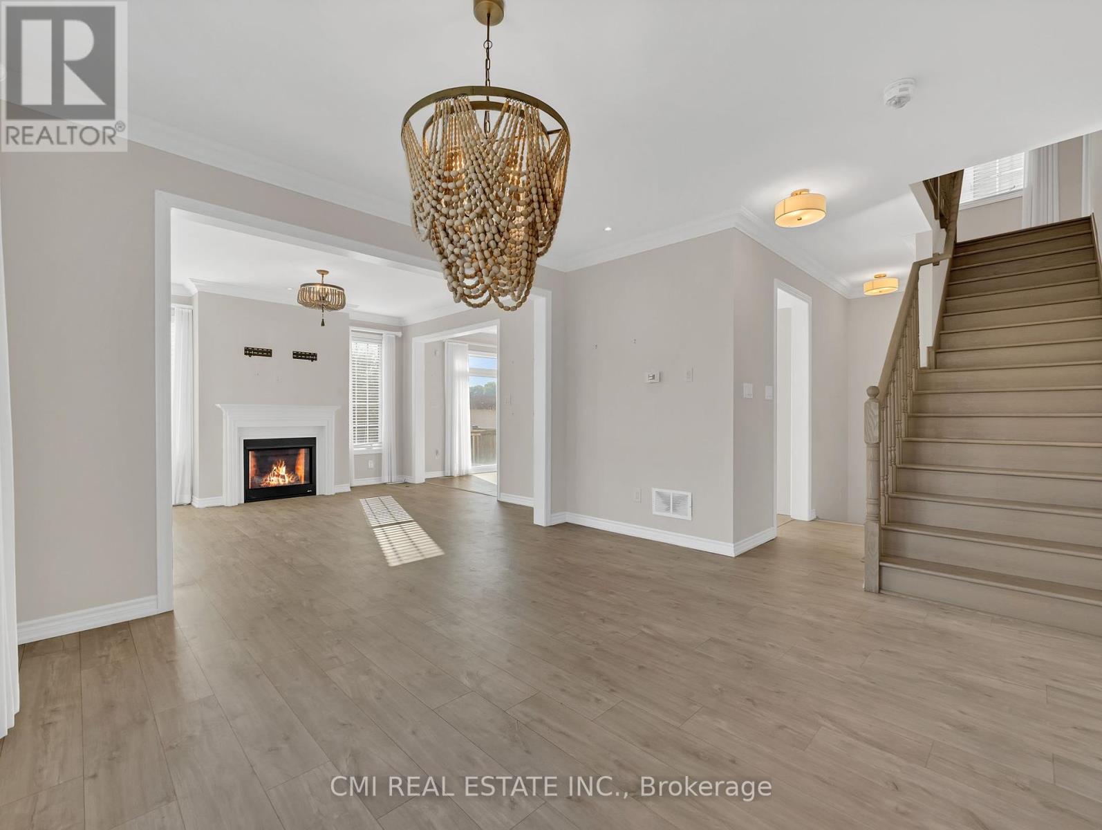 274 Esther Crescent, Thorold, Ontario  L3B 0H1 - Photo 8 - X12438162