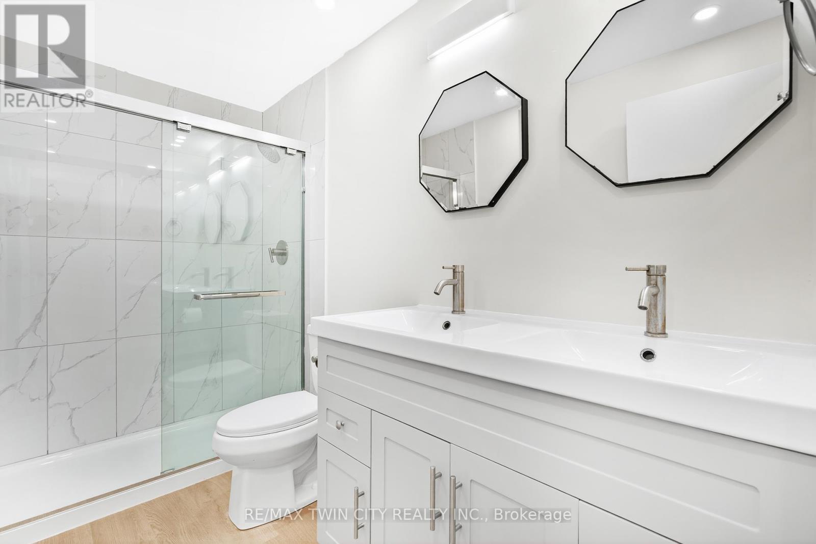 120 Westheights Drive, Kitchener, Ontario  N2N 1J9 - Photo 17 - X12438165