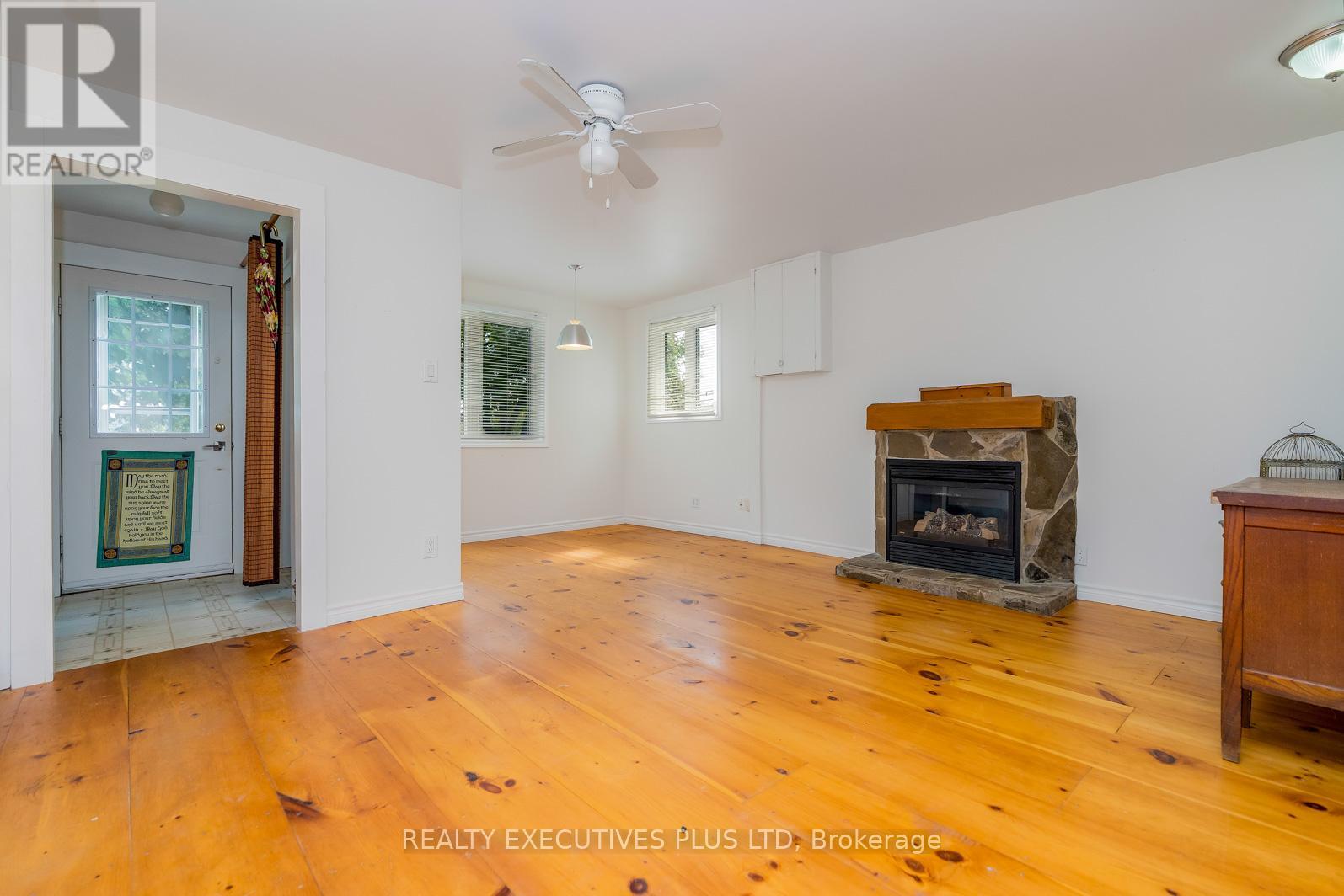 94 Huron Street E, Blue Mountains, Ontario  N0H 2P0 - Photo 10 - X12438169