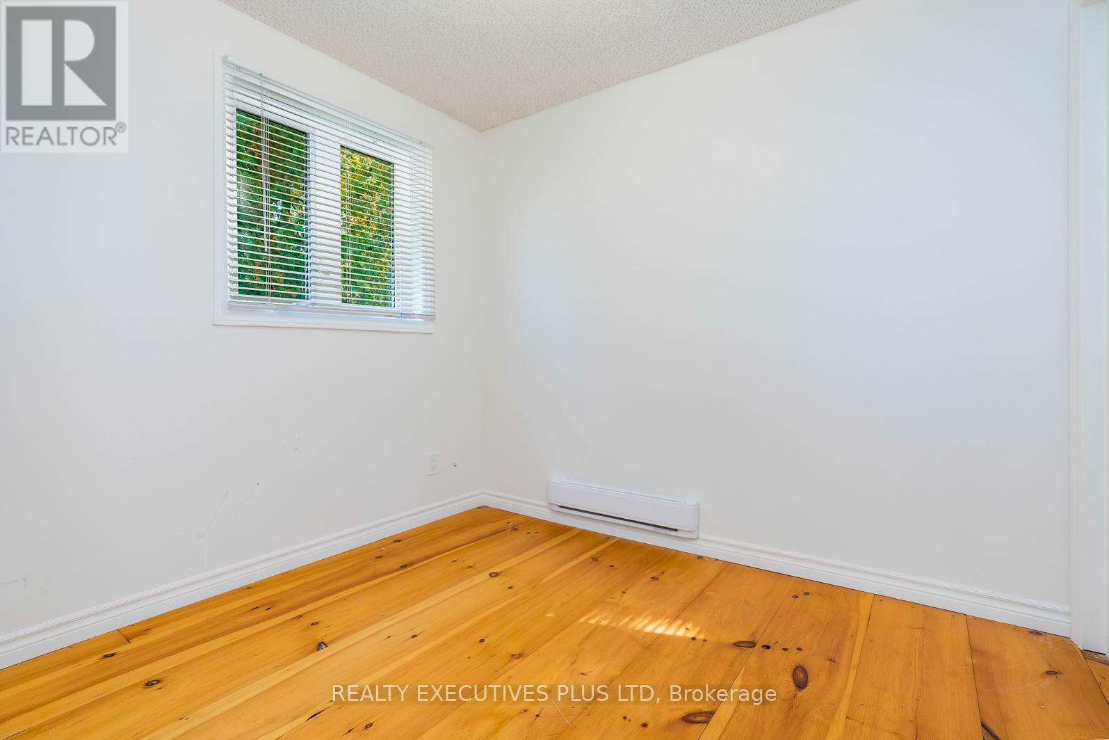 94 Huron Street E, Blue Mountains, Ontario  N0H 2P0 - Photo 16 - X12438169