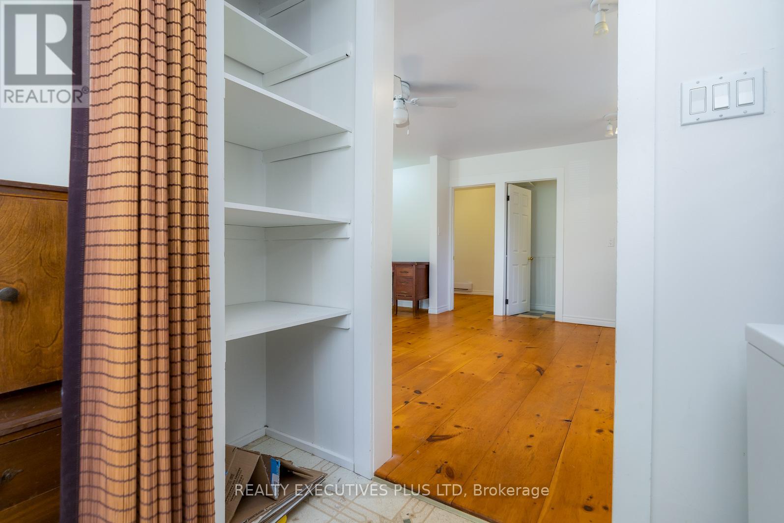 94 Huron Street E, Blue Mountains, Ontario  N0H 2P0 - Photo 19 - X12438169