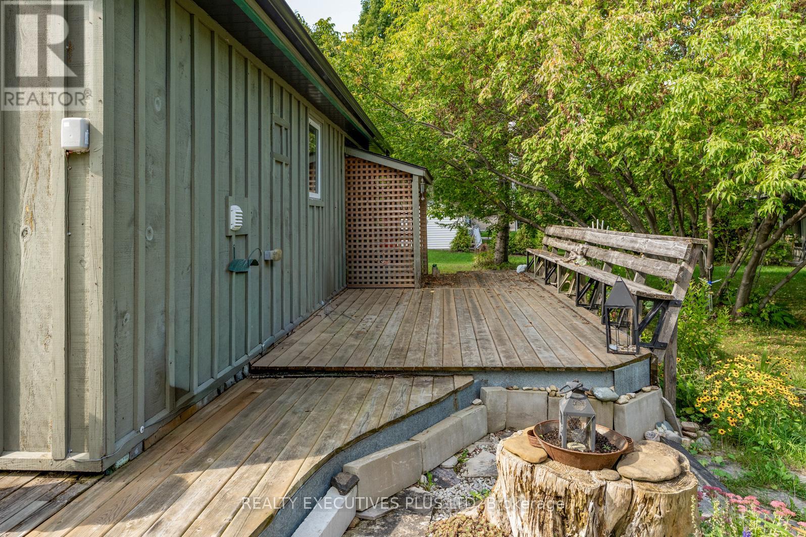 94 Huron Street E, Blue Mountains, Ontario  N0H 2P0 - Photo 20 - X12438169