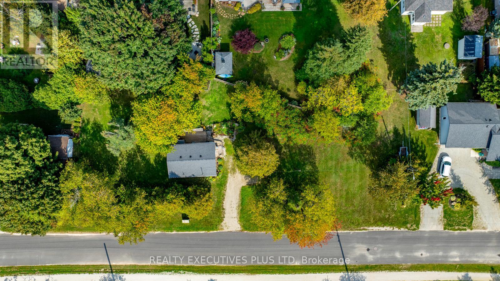 94 Huron Street E, Blue Mountains, Ontario  N0H 2P0 - Photo 3 - X12438169
