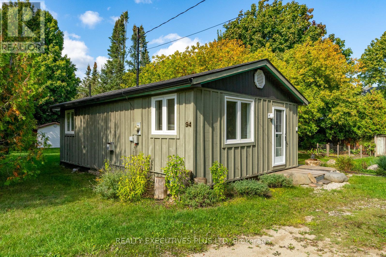 94 Huron Street E, Blue Mountains, Ontario  N0H 2P0 - Photo 4 - X12438169