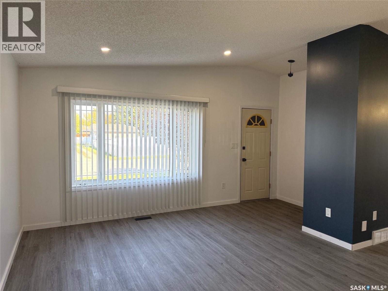 30 Willow Crescent, Fort Qu'appelle, Saskatchewan  S0G 1S0 - Photo 2 - SK019754