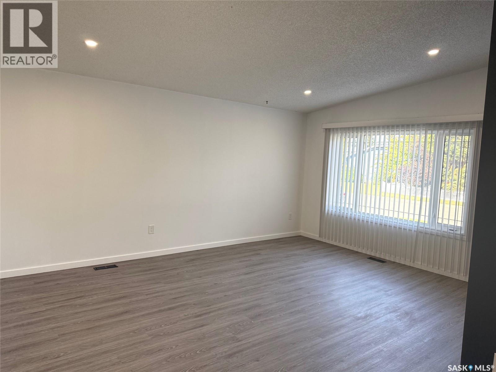 30 Willow Crescent, Fort Qu'appelle, Saskatchewan  S0G 1S0 - Photo 3 - SK019754