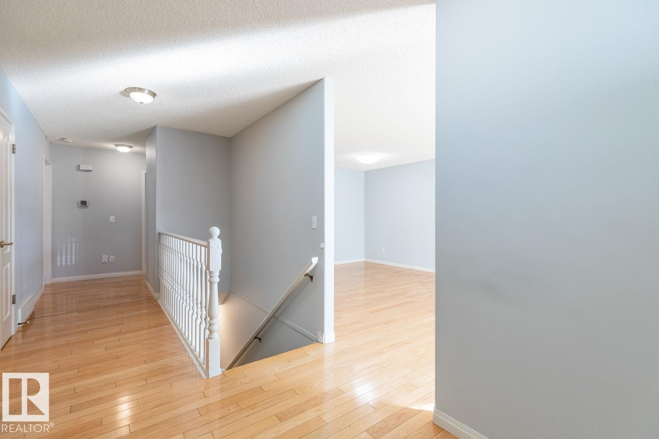 935 Youville Dr W Nw, Edmonton, Alberta  T6L 6T2 - Photo 5 - E4460287