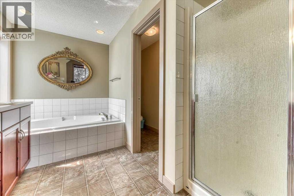 63 Discovery Ridge Circle Sw, Calgary, Alberta  T3H 5T8 - Photo 31 - A2245397