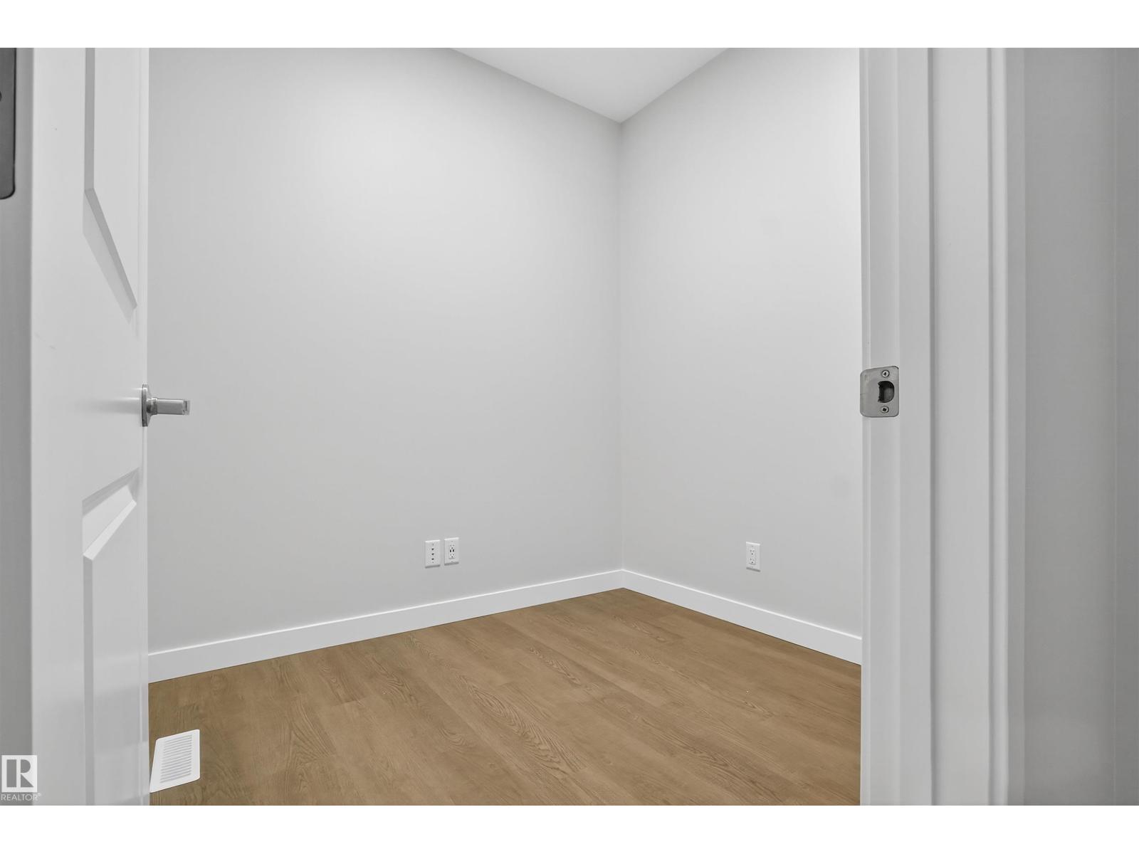 3727 Erlanger Dr Nw, Edmonton, Alberta  T6M 3G6 - Photo 7 - E4460290