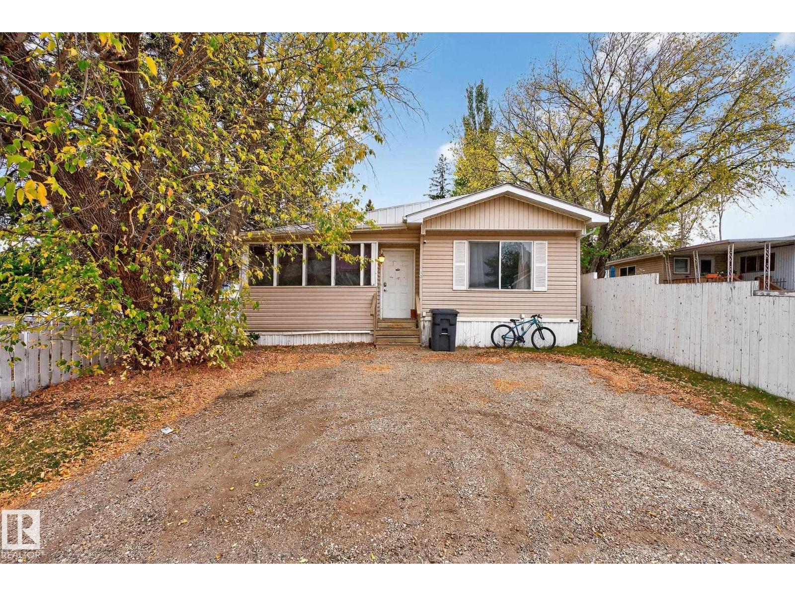 18 305 Calahoo Road, Spruce Grove, Alberta