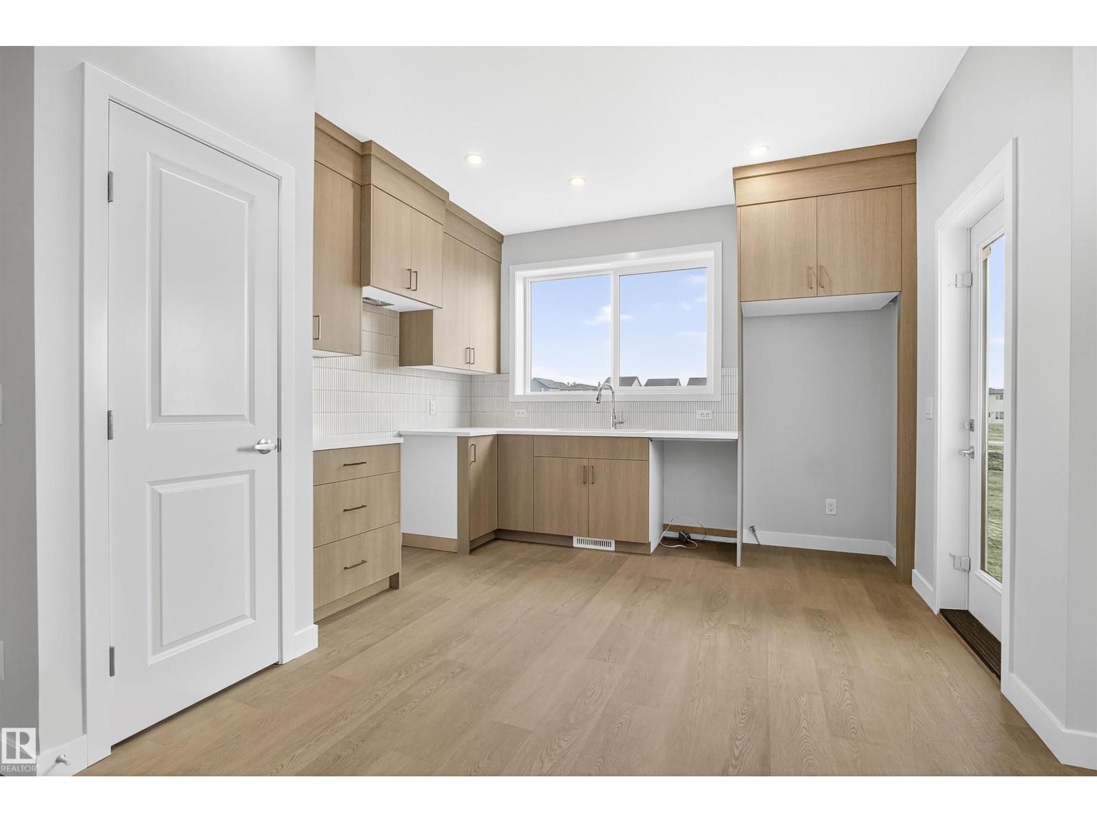 3727 Erlanger Dr Nw, Edmonton, Alberta  T6M 3G6 - Photo 2 - E4460290